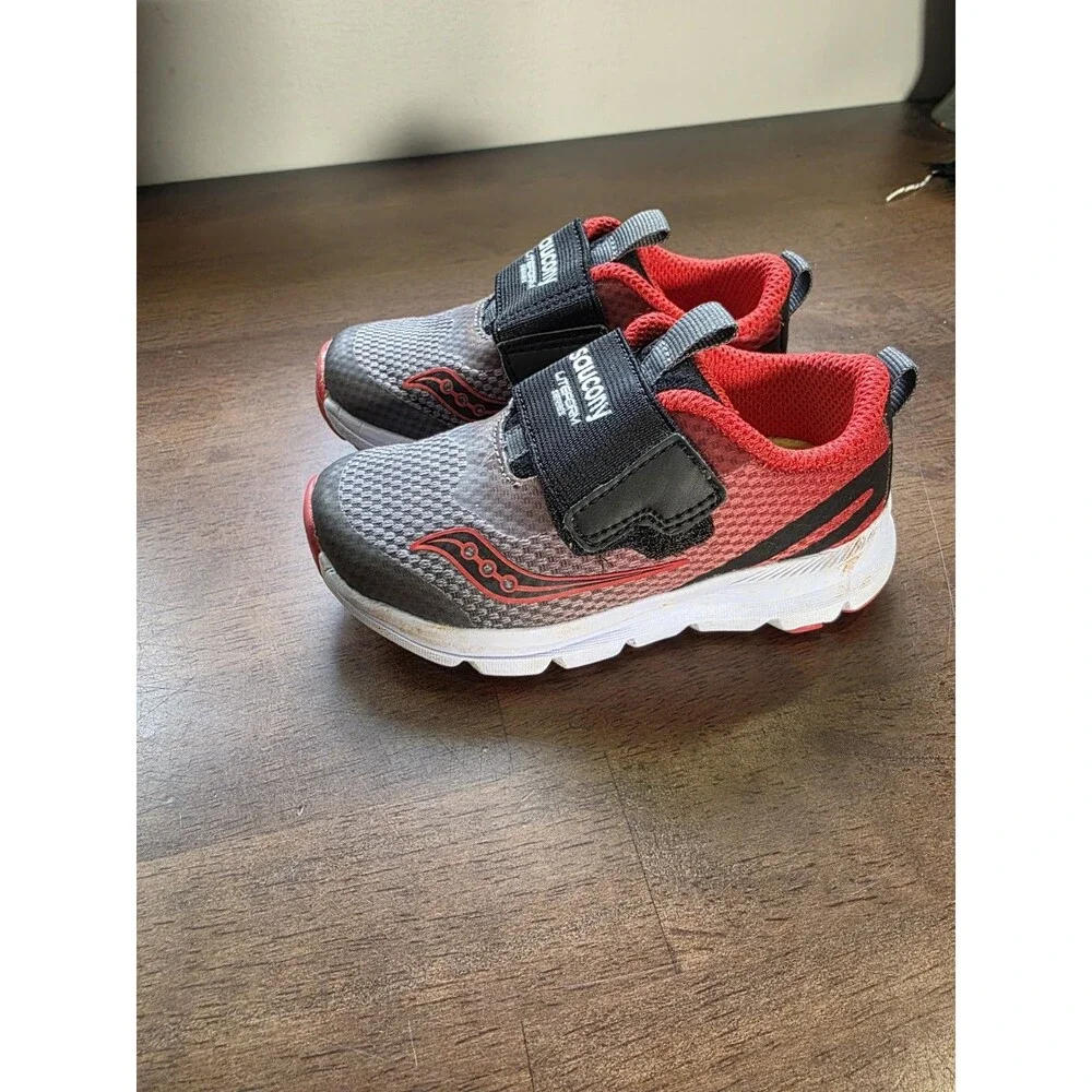 Saucony S-Baby Liteform Boys Running Shoes Grey Red Sneakers Size 6M
